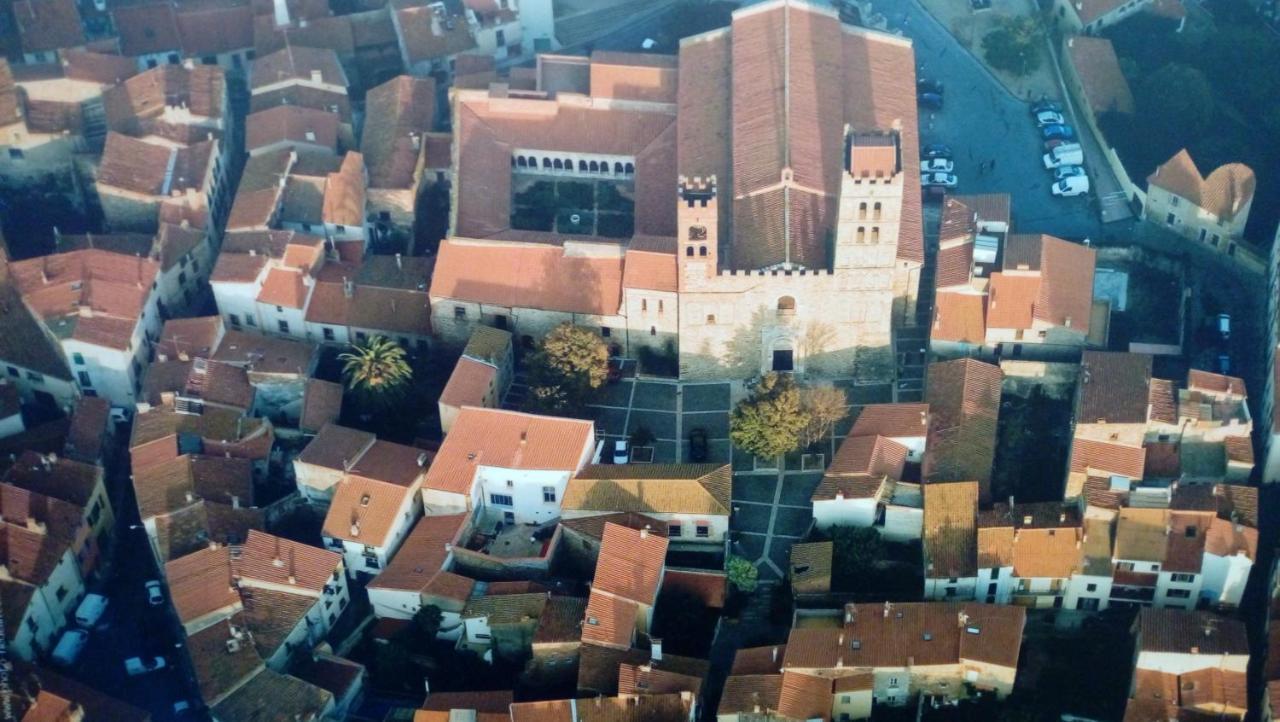 Maison Au Pied De La Cathedrale Ельн Екстер'єр фото